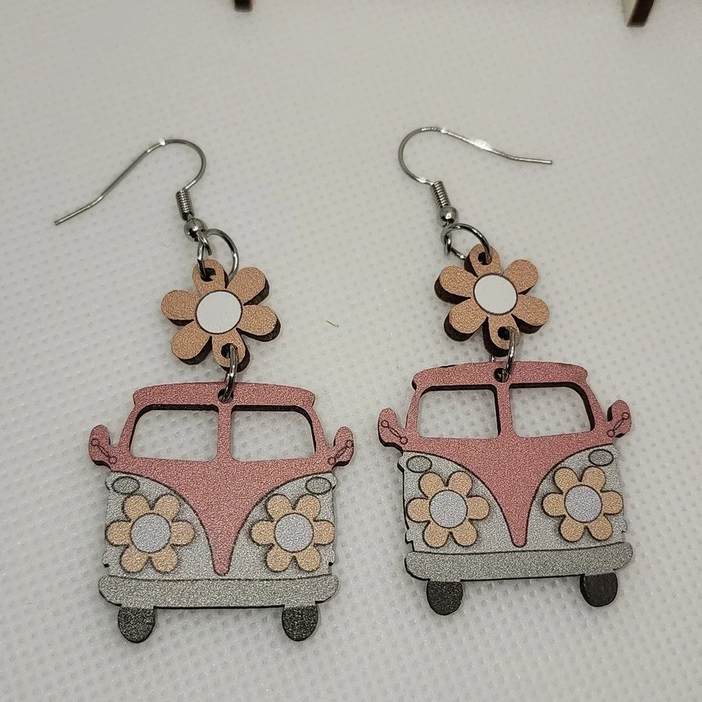 Pink and Gray Flower Hippie Van Earrings‎